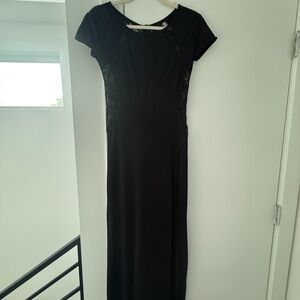 Elegant Black Sheath Maxi Dress with Short Sleeves